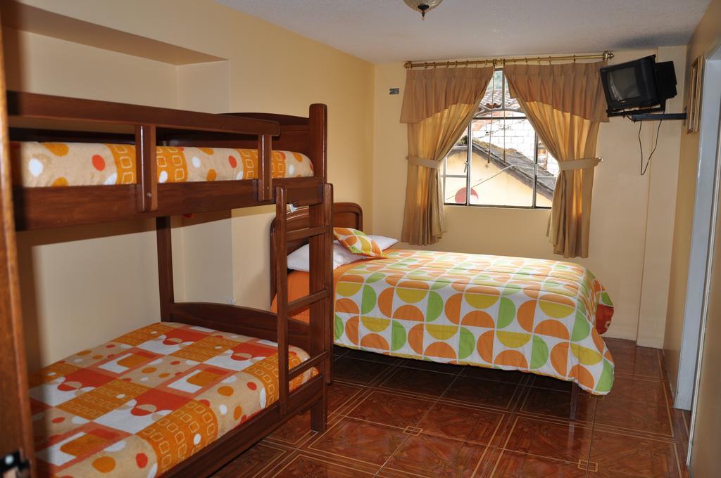Hotel Amazonia Y Sol Banos  Exterior photo